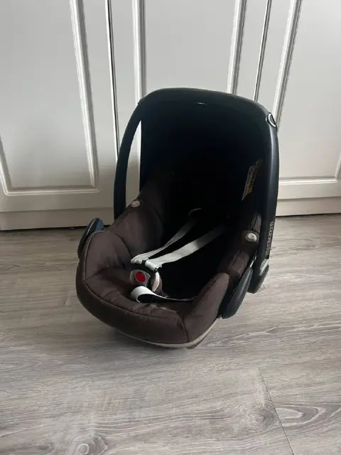 Автолюлька Maxi-Cosi Pebble Plus i-Size — Тбилиси — 50 ₾
