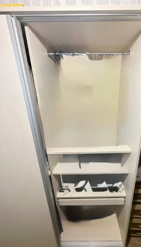 Шкаф
