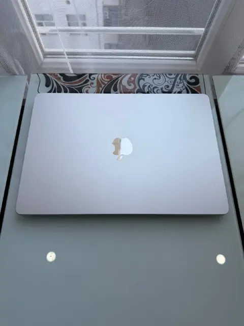 MacBook Air 15″ M2 / 8GB / 256GB — Батуми — 2 250 ₾