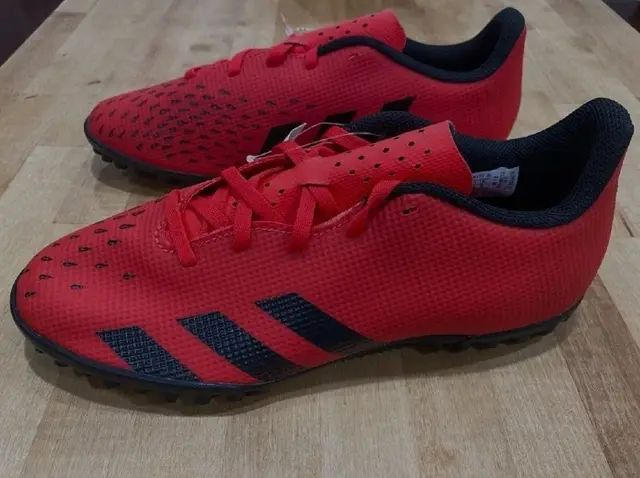 Ориг.Сороконожки Adidas Predator — Batumi — 140 ₾