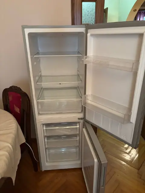 Холодильник — Батуми — 200 ₾
