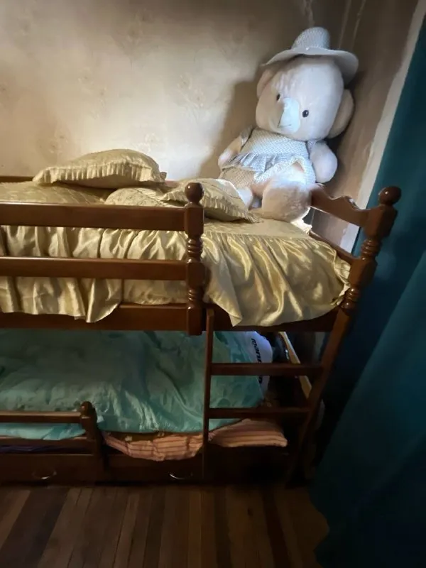 Двухъярусная кровать