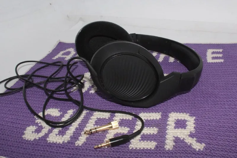 Sennheiser HD200 Pro