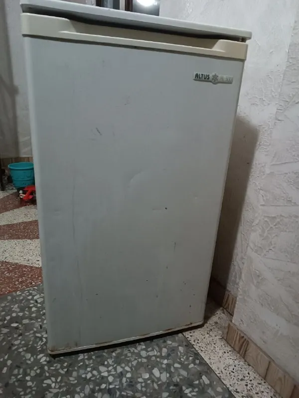 Маленький холодильник