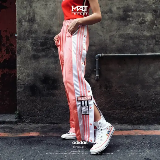 Винтажные оригинальные штаны adidas с клепками — Батуми — 70 ₾