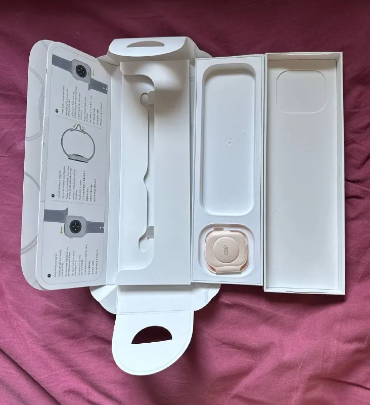 Коробки от IPhon 15 ProMax и от Apple Watch 11 serias