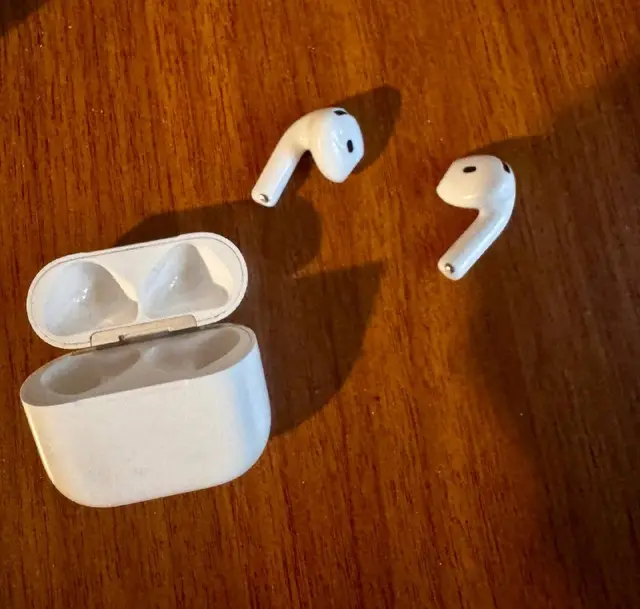 Apple AirPods 4 ANC (Оригинал) — Тбилиси — 330 ₾