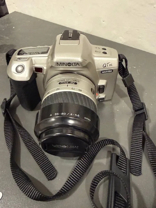 Пленочный фотоаппарат minolta