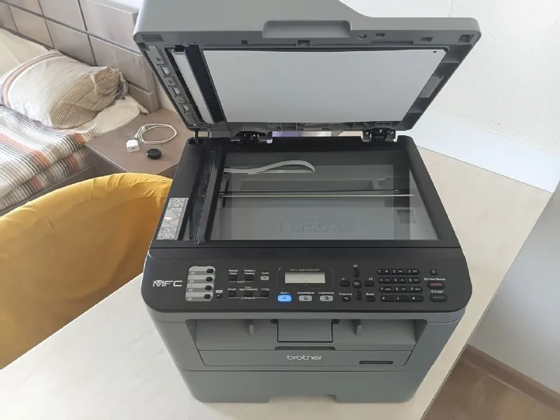 МФУ Brother MFC-L2700DWR 4 в 1