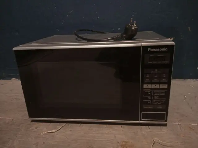 Микроволновка Panasonic NN-ST254M — Тбилиси — 250 ₾