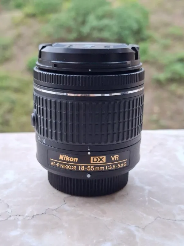 Объектив NIKON AF-S DX NIKKOR 18-55mm f/3.5-5.6G VR