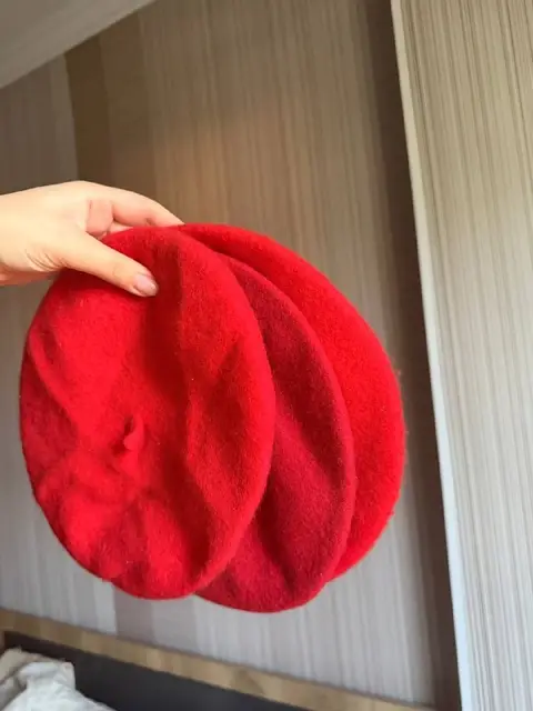 3 берета — Ереван — 2 500 ֏