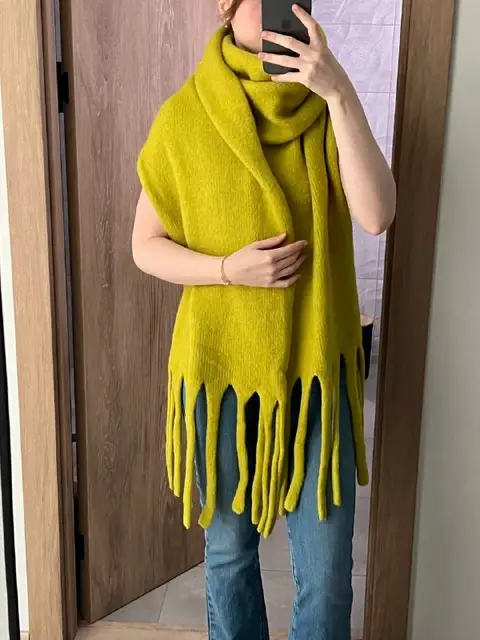 Шарф MASSIMO DUTTI — Tbilisi — 240 ₾