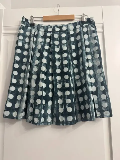 Sisley (L) — Батуми — 35 ₾