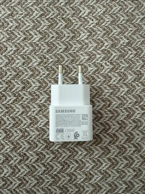 Оригинальный зарядный блочек Samsung 25W — Batumi — 60 ₾