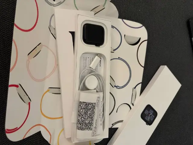 Apple Watch SE 2 темно синие — Белград — 100 €