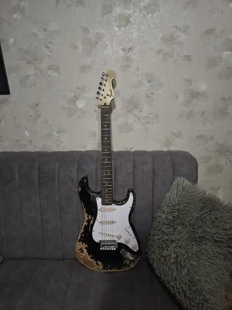 Squier by Fender Startocaster — Ереван — 75 000 ֏
