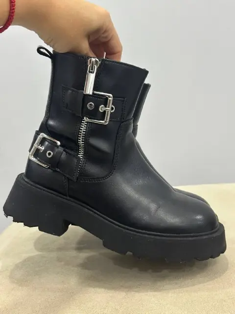 Ботинка Зара — Батуми — 20 ₾