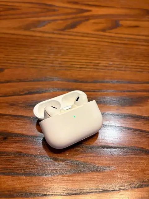 Apple AirPods Pro 2 с Lightning-кейсом — Тбилиси — 75 ₾