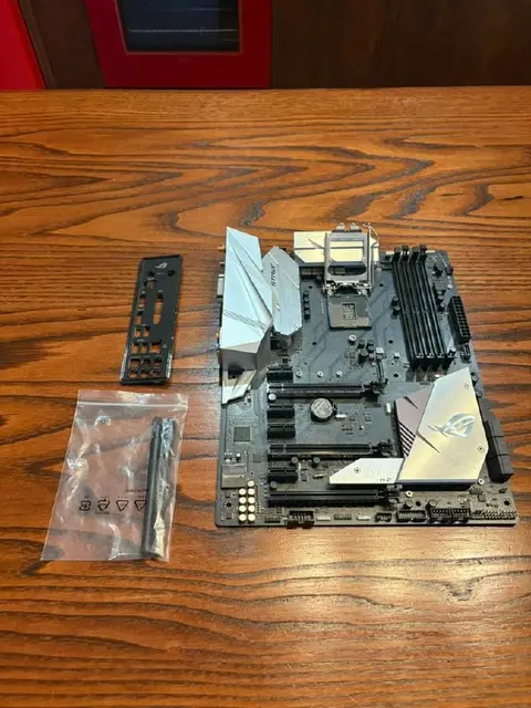 Материнская плата ASUS ROG Strix Z370-E Gaming — Tbilisi — 75 ₾