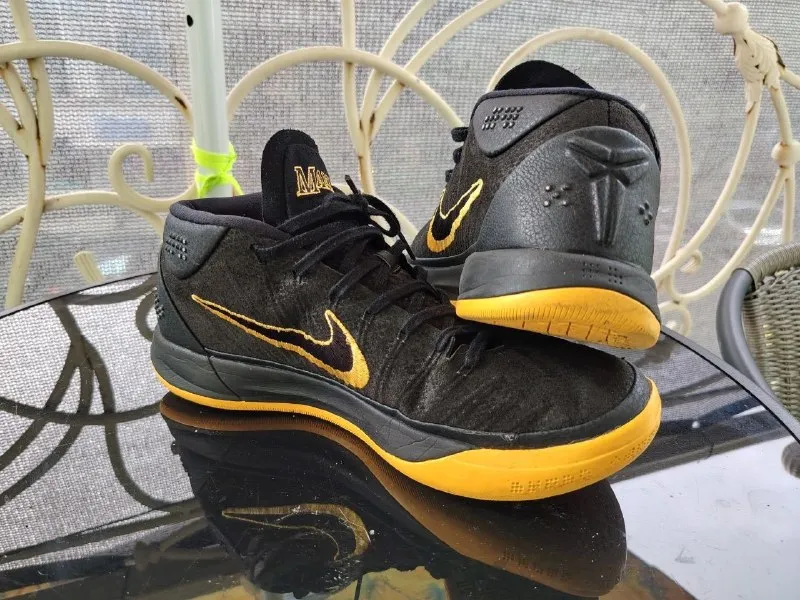 Баскетбольные кроссовки kobe AD black mamba