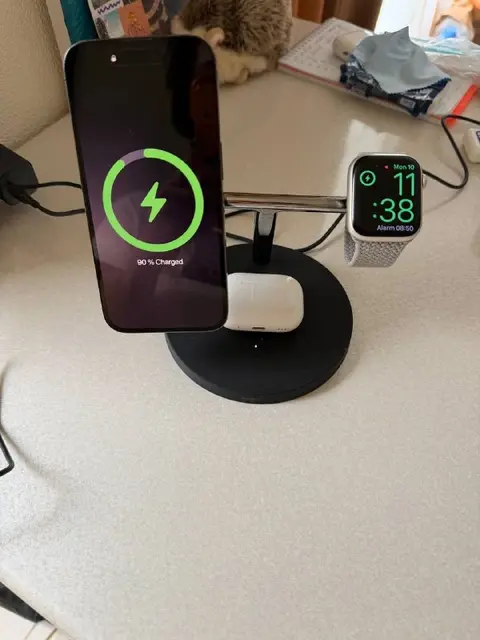 Беспроводная зарядка Belkin 3-in-1 Wireless Charging Stand with MagSafe 15W — Тбилиси — 120 ₾