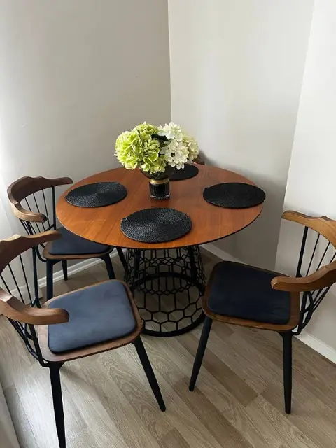Стол 90 см диаметр и 4 стула — Анталия — 9 500 ₺