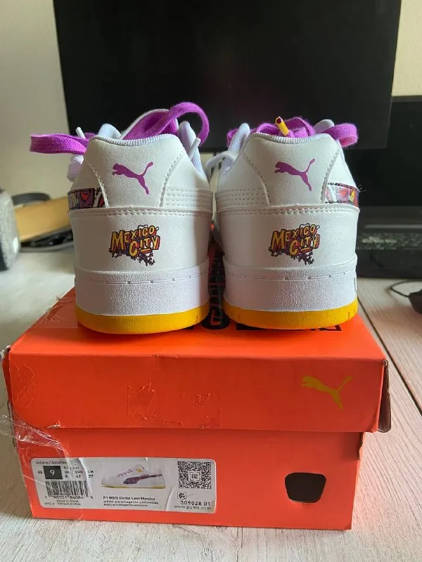 Две пары кроссовок Puma