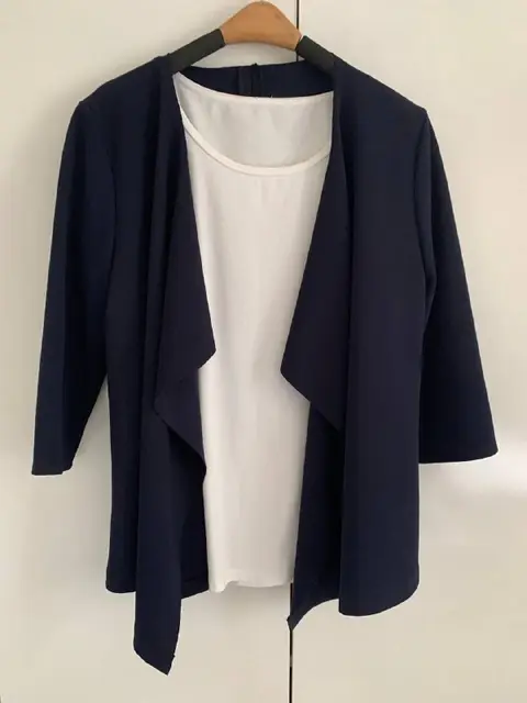 Синее балеро и черная блуза — Анталия — 250 ₺