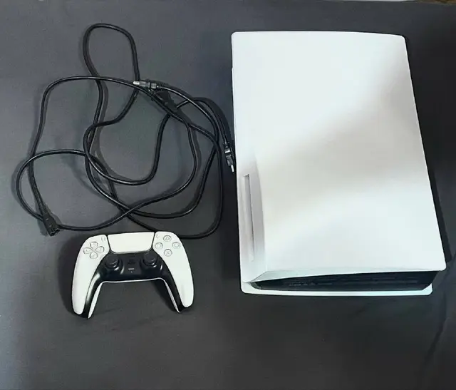PlayStation 5 (PS5) с дисководом — Тбилиси — 1 350 ₾