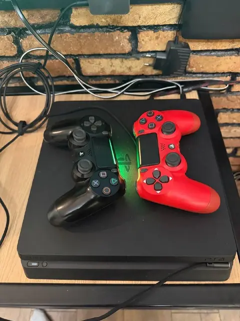 Ps 4 Slim 500gb + два джойстика — Тбилиси — 410 ₾