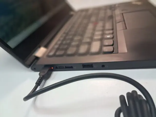 Lenovo l13 yoga 2 в 1 — Батуми — 700 ₾