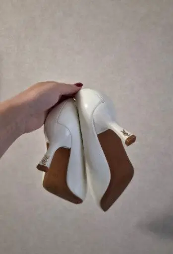 Удобные белые туфли на каблучке — Батуми — 30 ₾