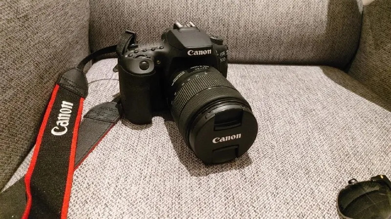 Canon EOS90D с линзой 18-135мм