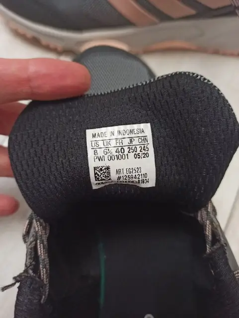 Кроссовки Adidas — Батуми — 40 ₾
