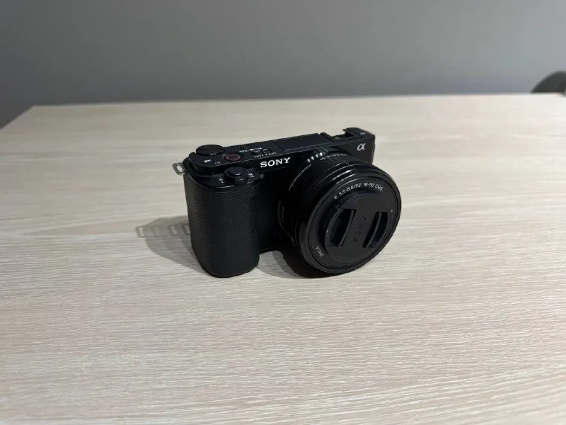 Sony ZV-E10 с китовым объективом