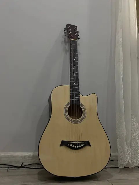 Новая гитара — Батуми — 150 ₾