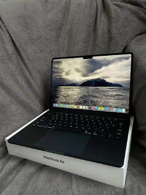 MacBook Air 15» M4 — 2025 — Батуми — 3 350 ₾