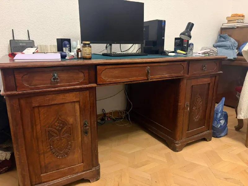 Стол