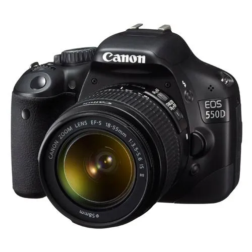 Canon EOS 550D + объектив 18–55 мм