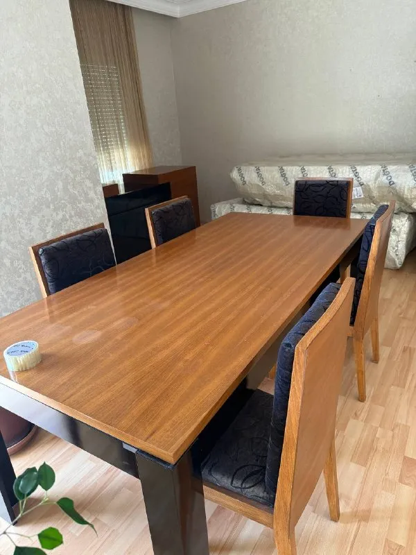 6 sandalye ve masa