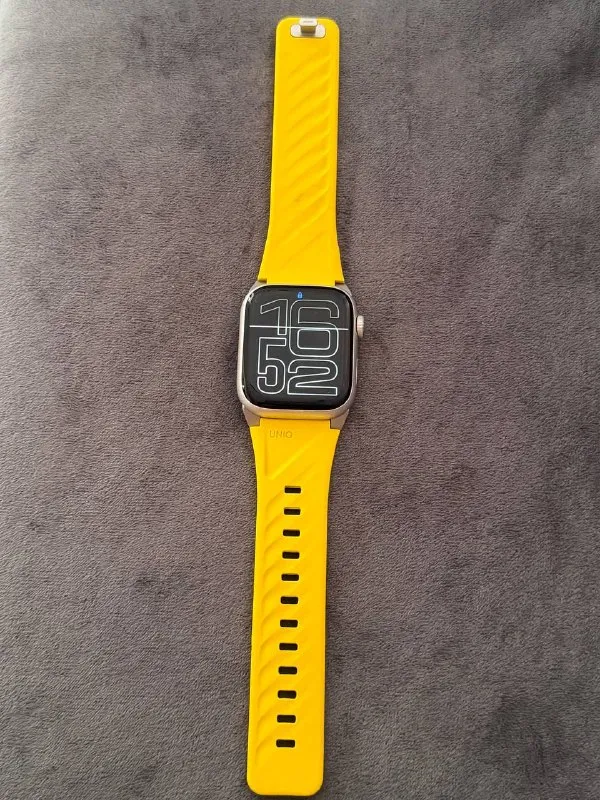 Ремешок фирмы Uniq для Apple Watch 45 mm