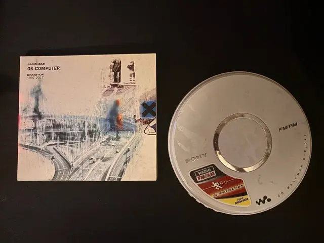 Sony Walkman D-FJ041 + Radiohead — OK Computer (2 CD) — Батуми — 165 ₾