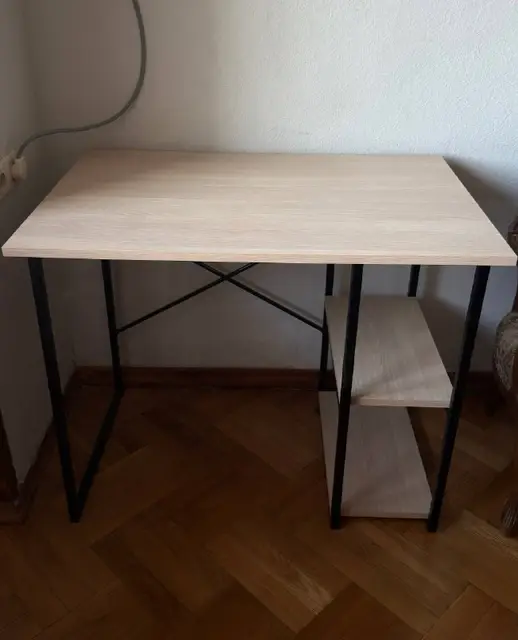 Письменный стол — Tbilisi — 700 ₾
