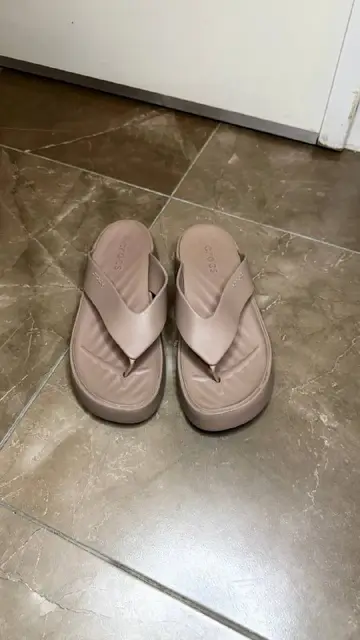 Crocs оригинал вьетнамки на платформе — Тбилиси — 45 ₾