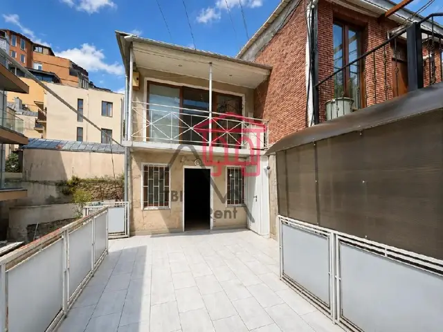 Частный дом в 2 минутах от Ваке парка — Tbilisi — 1,200 $
