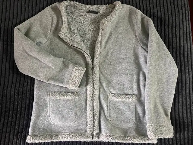 Серая куртка-кофта — Батуми — 10 ₾