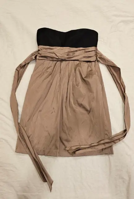 Платье без бретелей — Батуми — 15 ₾