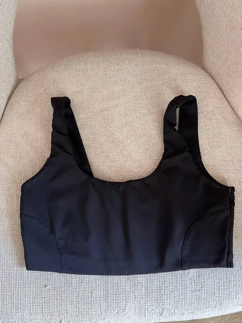 Красный спортивный топ — Батуми — 30 ₾
