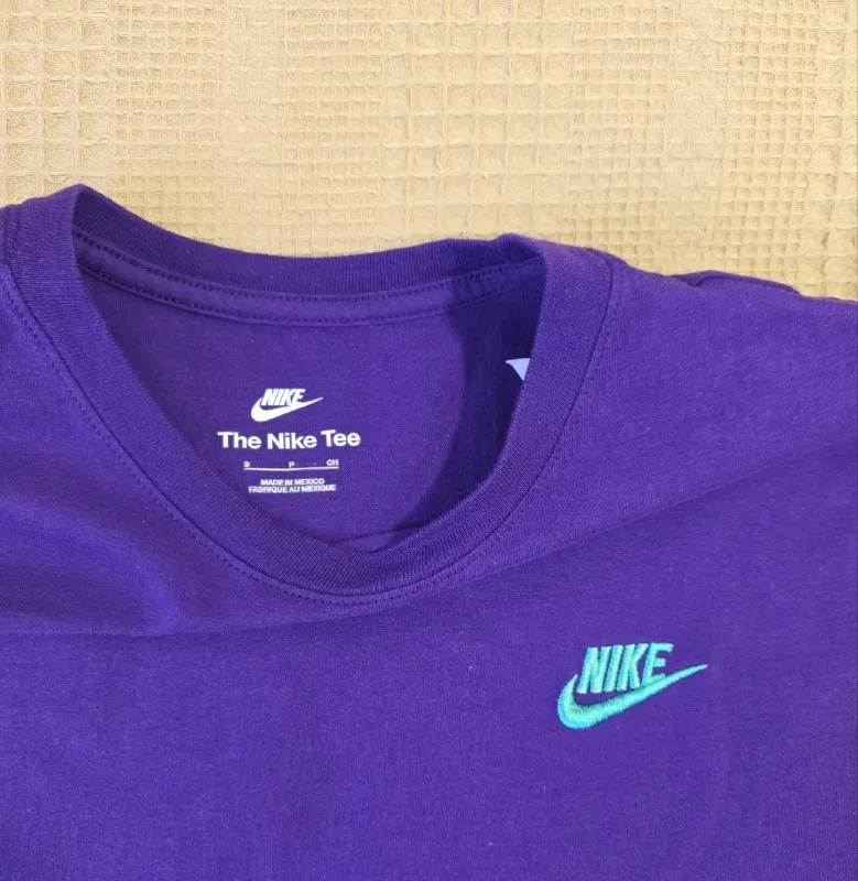 Nike The Nike Tee